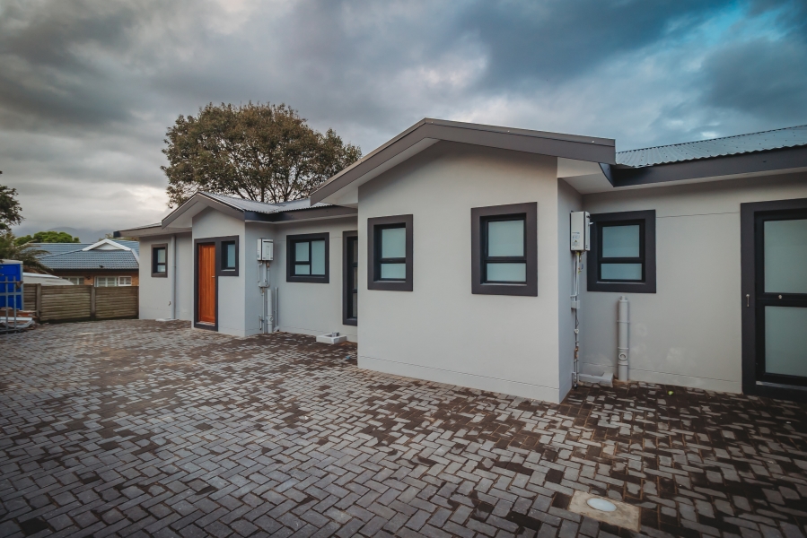 4 Bedroom Property for Sale in Denver Park Western Cape